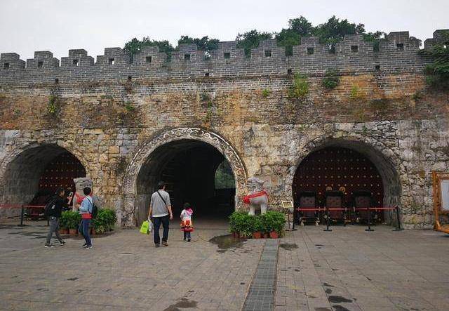 桂林靖江王城城墙首次公开，参观客络绎不绝
